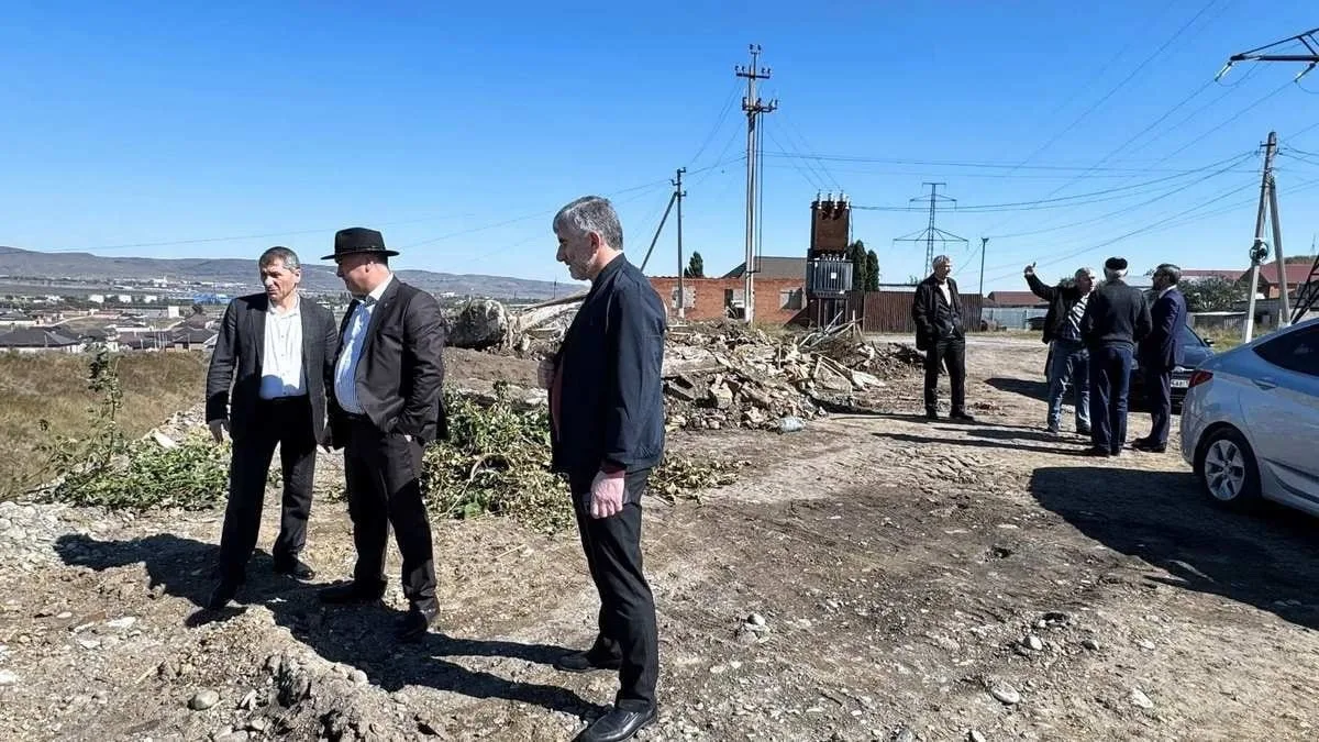 В Карабулаке начали ликвидировать незаконную свалку на улице Революционной. О стихийном...