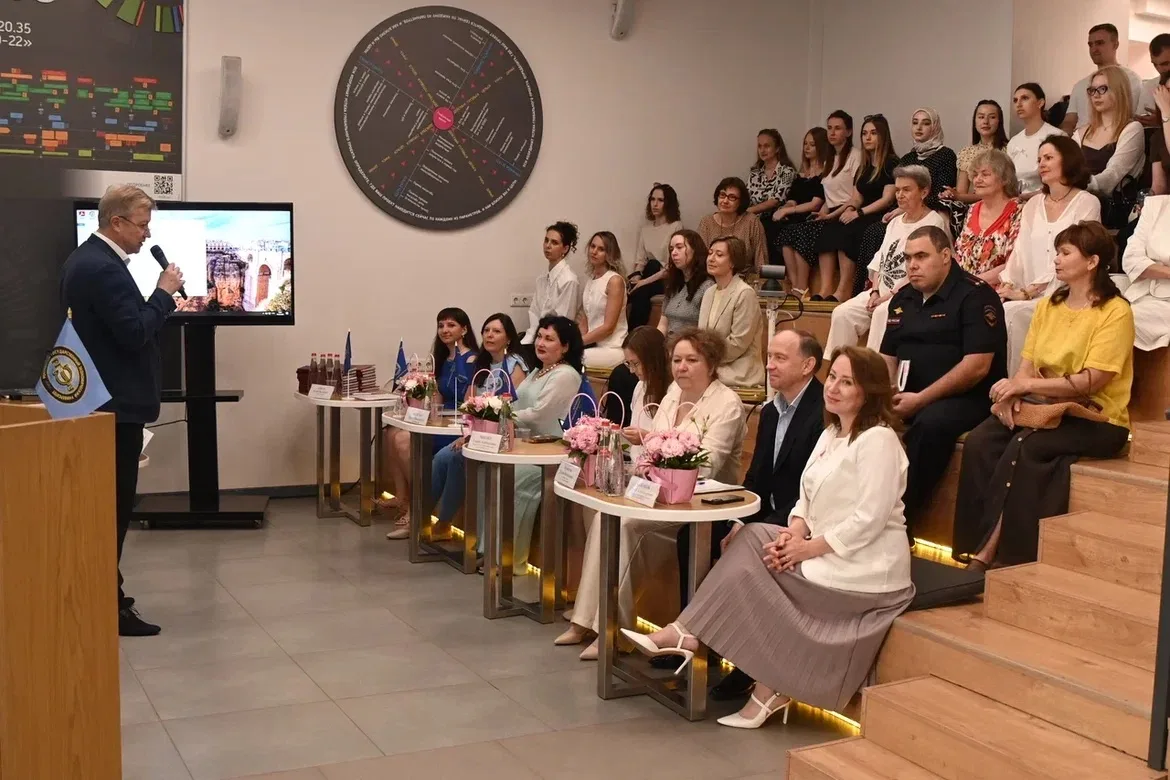 🎓Прошла открытая защита выпускных квалификационных работ на кафедре Аудита. Студенты направления «Б
