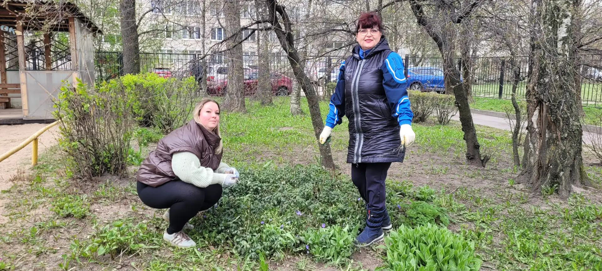 25 апреля в детском саду № 85 прошел субботник, в котором приняли участие сотрудники и ...