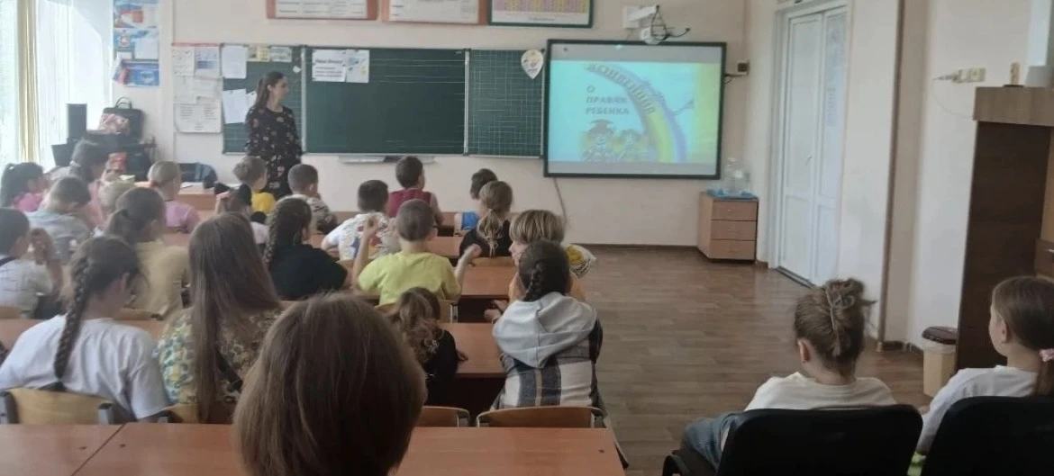 БЕЗОПАСНЫЕ КАНИКУЛЫ💥 
 
✅ В пришкольном лагере «Одуванчик» МБОУ г. Керчи РК "Школа № 2» в целях обе