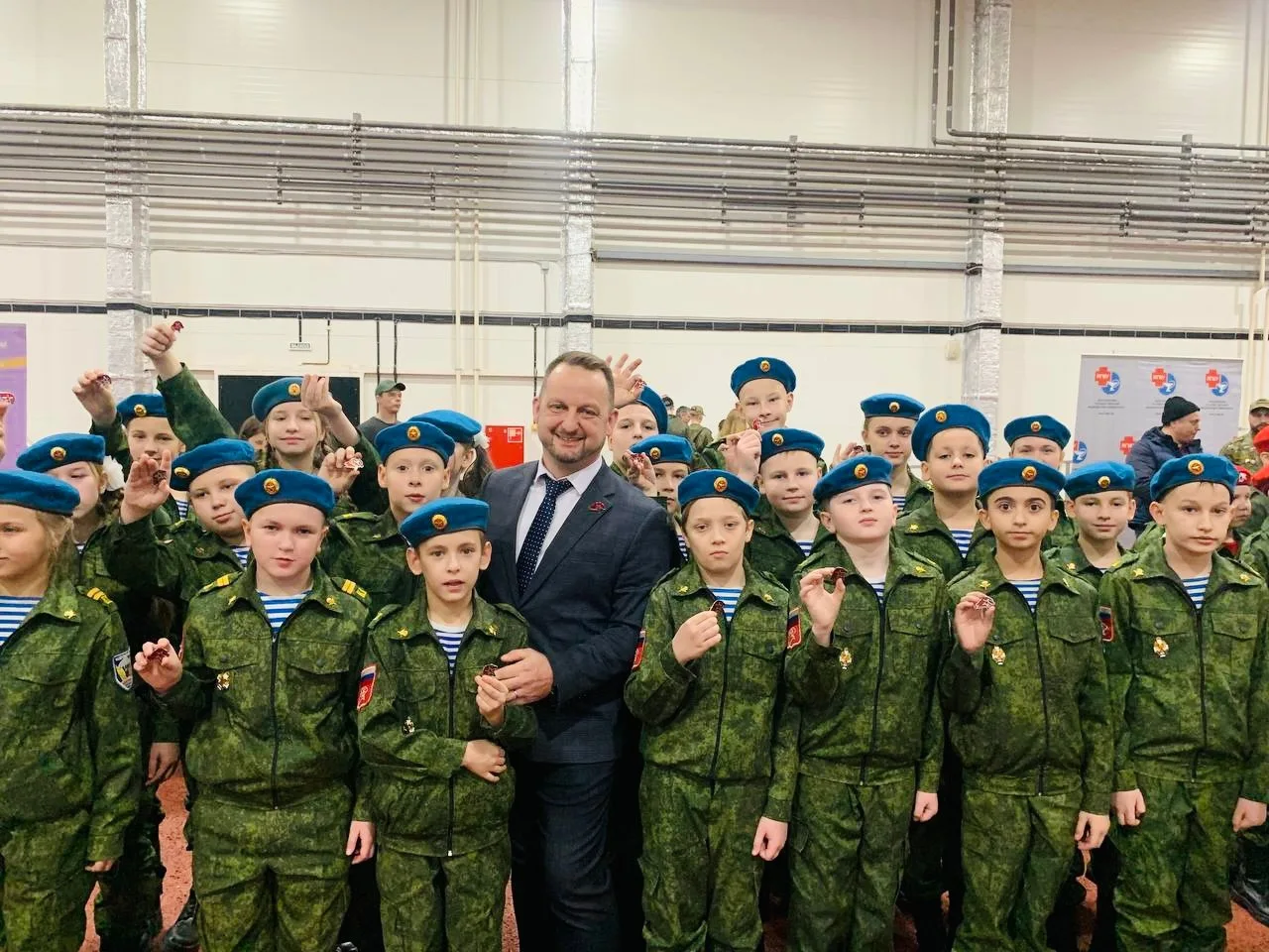 💥 ПОСВЯЩЕНИЕ В ЮНАРМЕЙЦЫ: ГОРДОСТЬ, ЧЕСТЬ, ОТВЕТСТВЕННОСТЬ 💥  1️⃣2️⃣ декабря прошла торжественная це