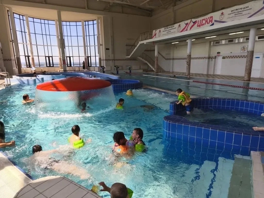 ☀️ День 6: Брызги радости и пушкинское вдохновение! 🎨🏊‍♂️