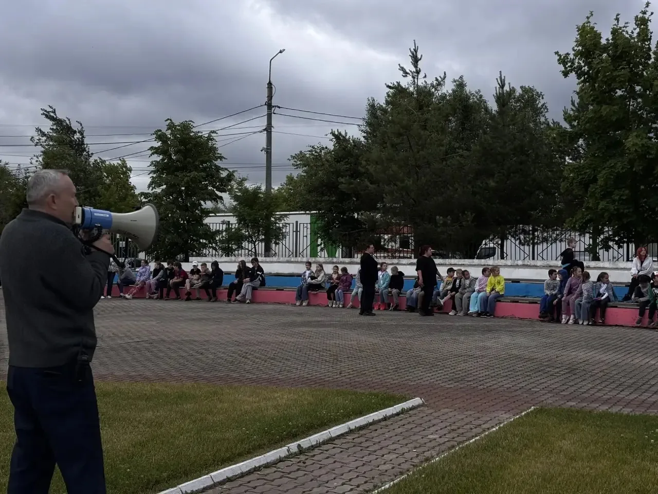 🚨🔥 17 июня в детском лагере «Дружный» прошла учебная эвакуация по пожару и отработка действий в чр
