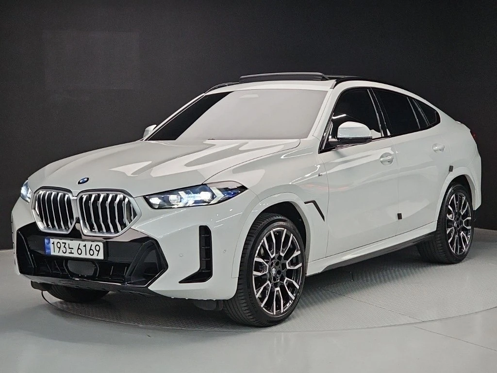 BMW X6 xDrive40i M Sport готов к покупке из Кореи 🇰🇷 
Год выпуска 2023 
Двигатель 3.0(381 л.с.) 
 