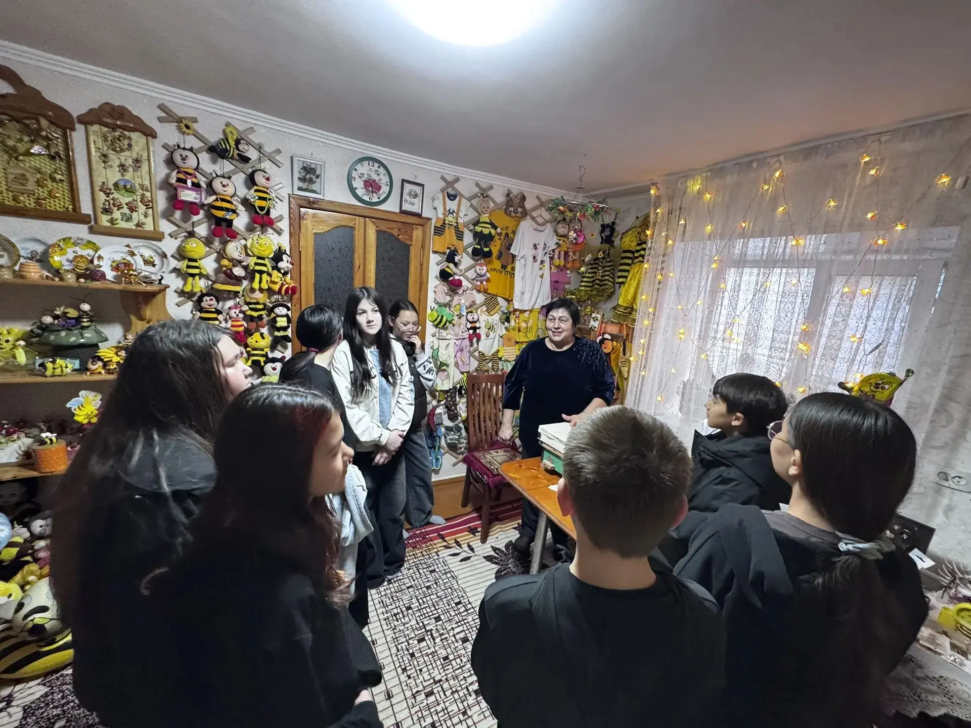 🎉В преддверии Дня учителя обучающиеся 7 «Б» класса навестили ветерана педагогического ...