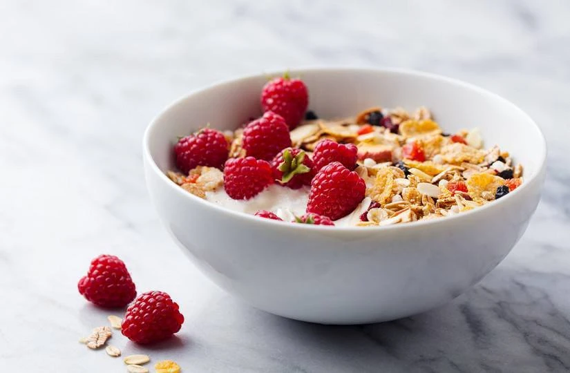 Сухие завтраки: стоит ли ими питаться?    🥣 Сухие завтраки часто продаются, как вариант здорового пи
