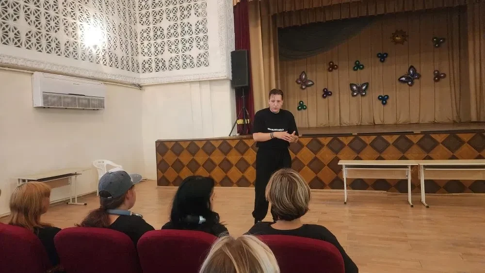09.06.2026 в МКУК "Мингрельский КДЦ" провелась встреча с юными волонтерами.
Говорили о том, как слов