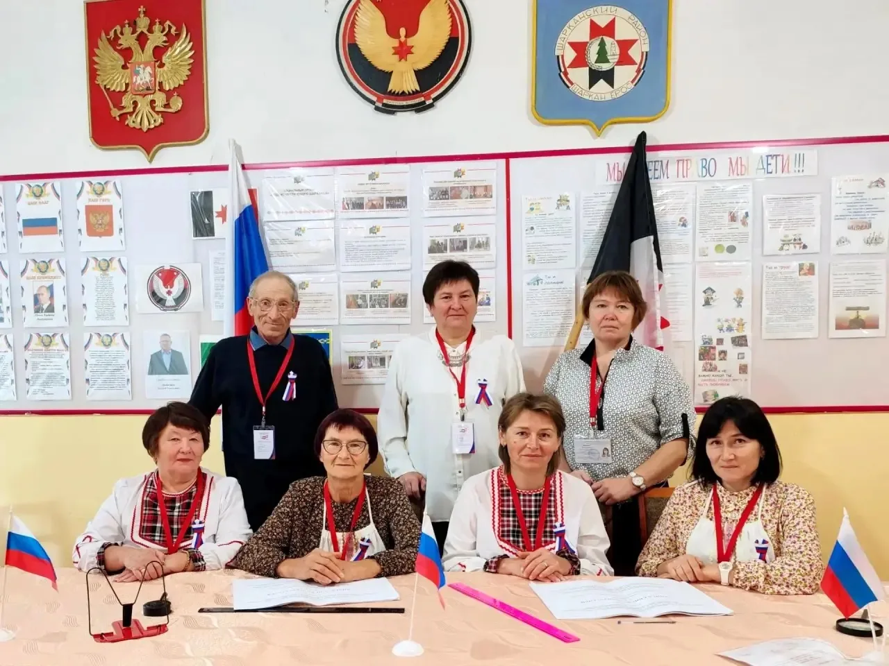 Все избирательные участки в городах и районах Удмуртии открылись и приступили к работе,...