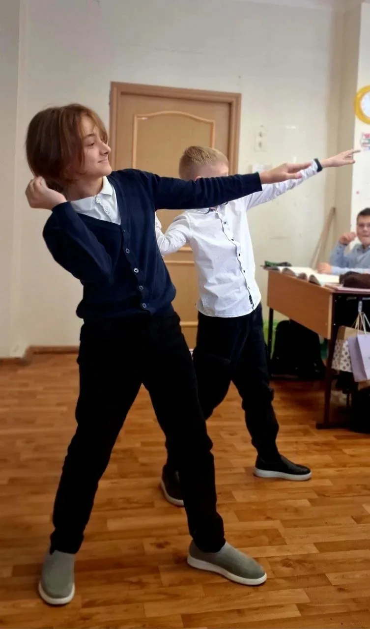 🏛️ Хроники Олимпа в нашей гимназии! 🏛️✨  Сегодняшний день у 5-х классов начался не с привычного звон