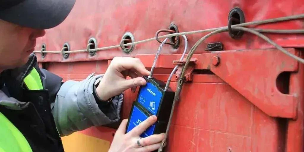 Почти без исключений: с 31 июля расширяется применение навигационных пломб

С завтрашнего дня старту