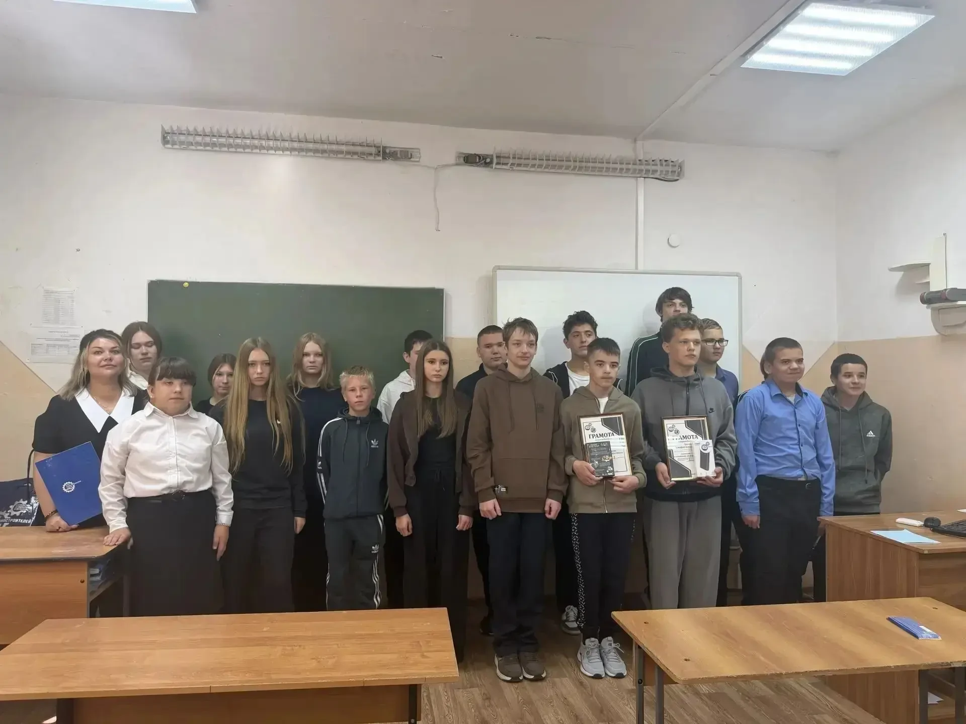 НАГРАЖДАЕМ ПОБЕДИТЕЛЕЙ «ОРУЖЕЙНОЙ» ОЛИМПИАДЫ