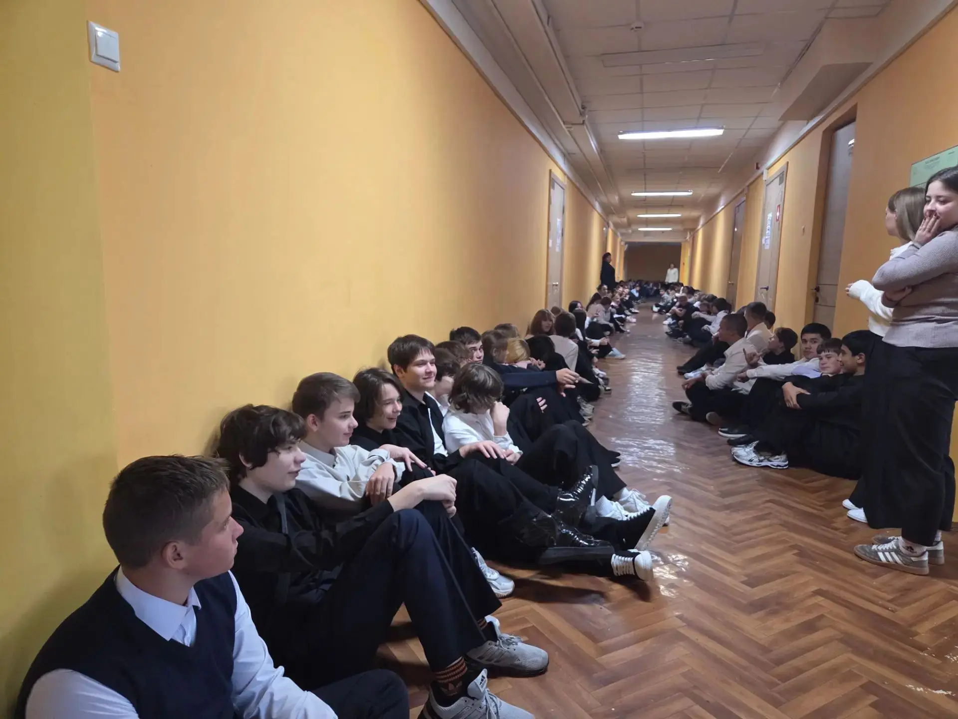 Безопасность превыше всего: Учения по действиям при атаке БПЛА и пожаре в нашей школе.