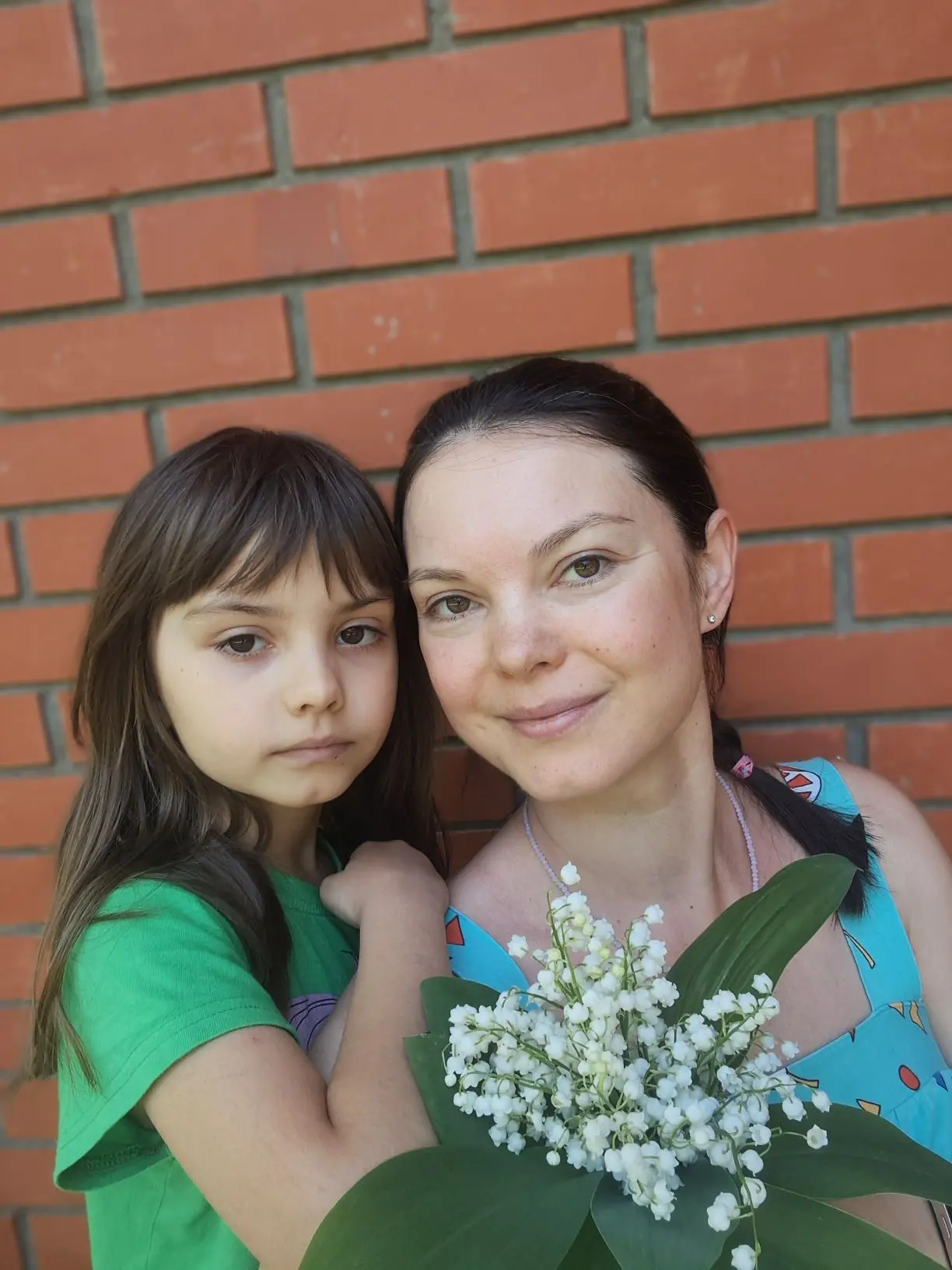 Именно в таких мгновениях - когда замечаешь первый ландыш, слушаешь пение птиц или чувс...