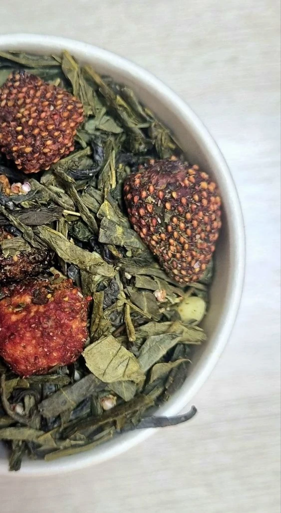 Сегодня у нас атмосферная сказка... 

Заварник ждёт. 🐇🍵 Мы отправляемся на чаепитие с Алисой в стр