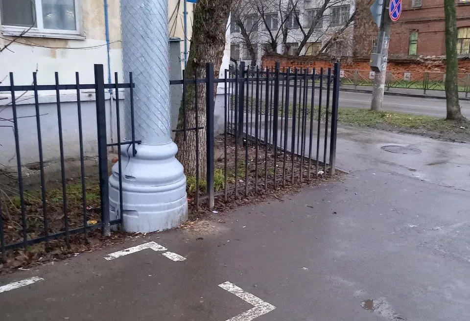✅ Установили новый забор на ул. Кулибина, 4А.