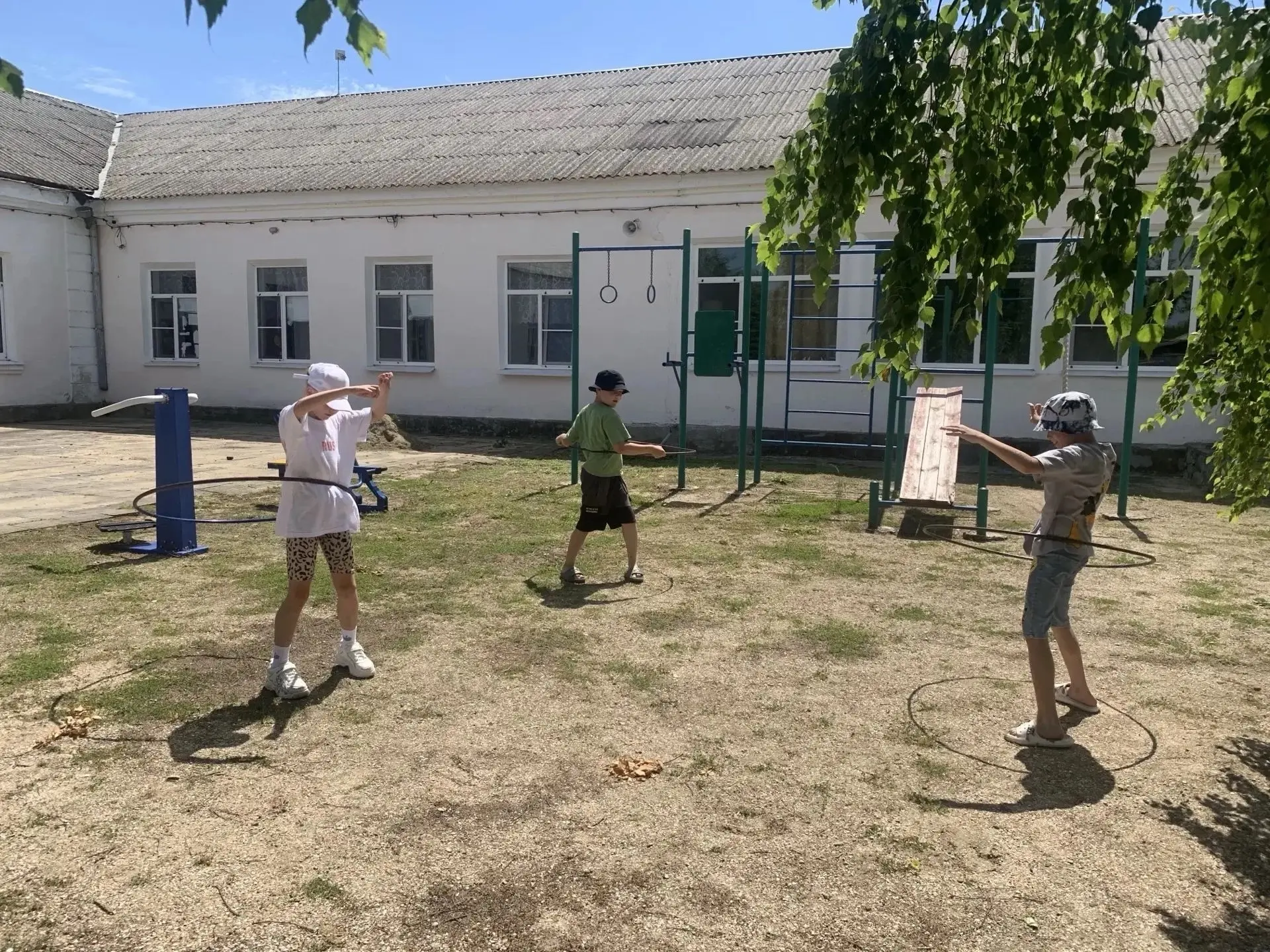 ⚽️Наше спортивное лето🌞

🎾Вечерняя спортплощадка «Бодрый старт» (девиз - «Движение — жизнь, а вмес