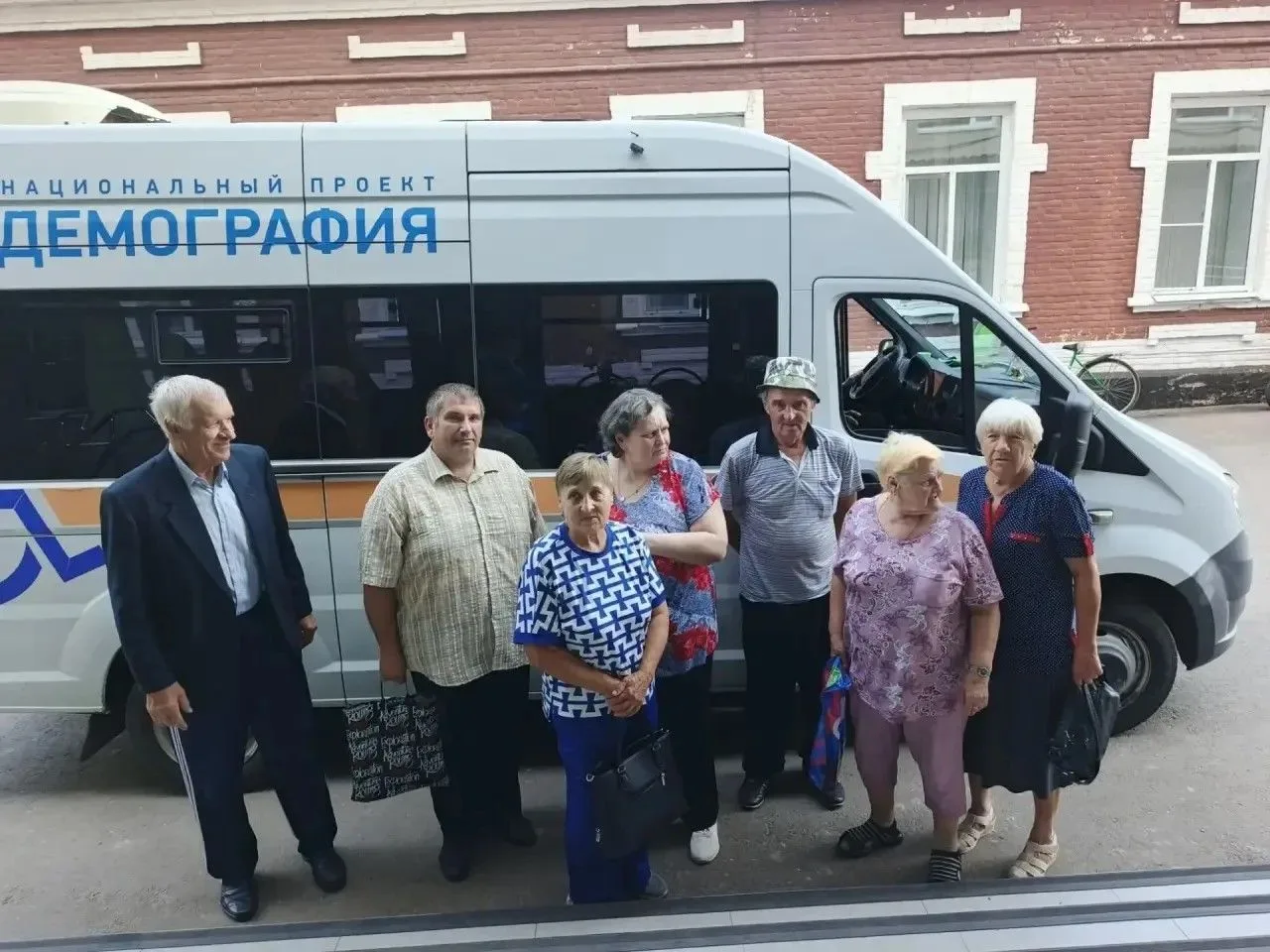 В Самойловском районе в центре социального обслуживания населения Самойловского района ...