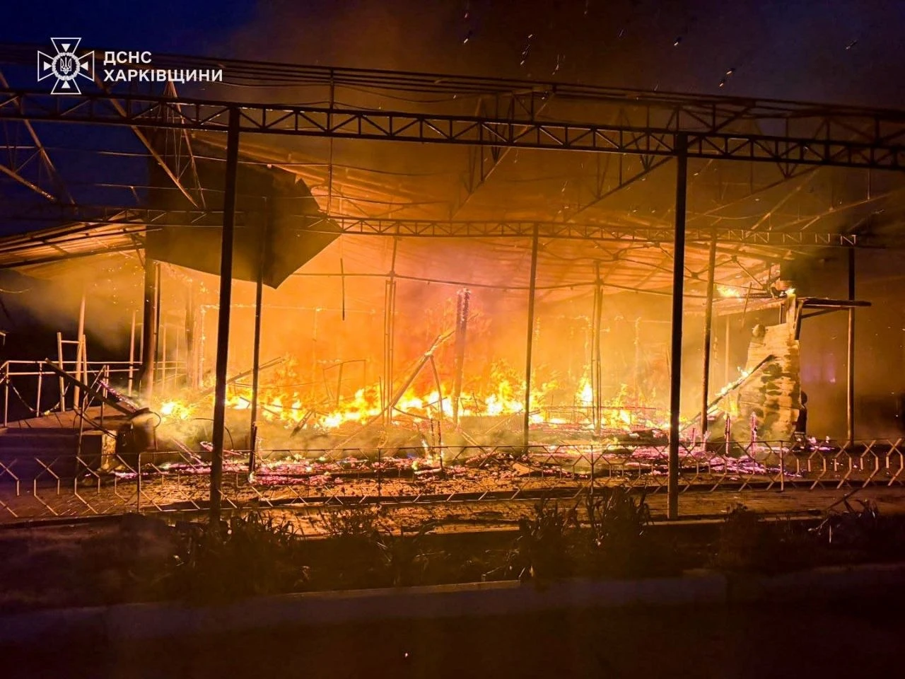 Последствия ударов БПЛА в район н.п.  Бурлук Харьковской области.