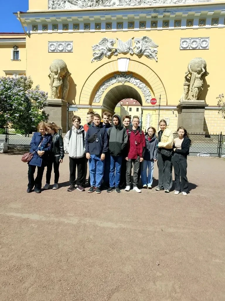 💫25 мая ученики 8-б класса с классным руководителем Пановой Верой Валентиновной соверш...
