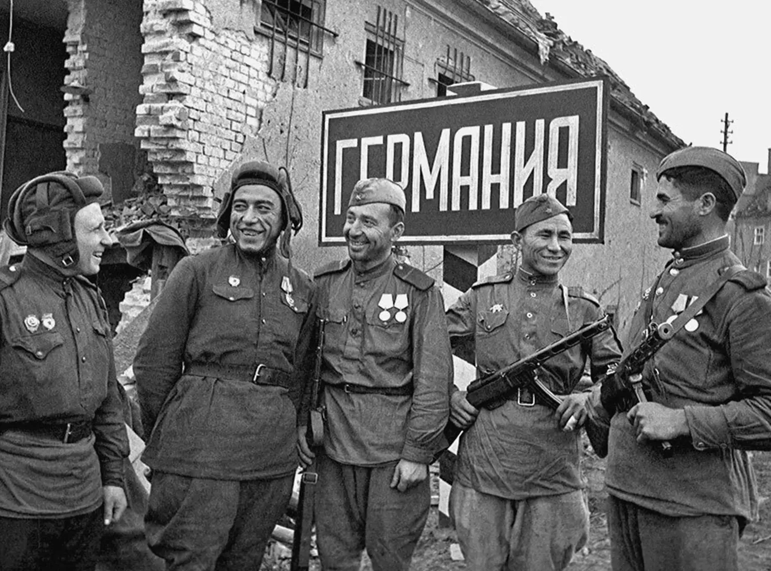 В августе 1944 года войска 3-го Белорусского фронта под командованием генерала Ивана Че...