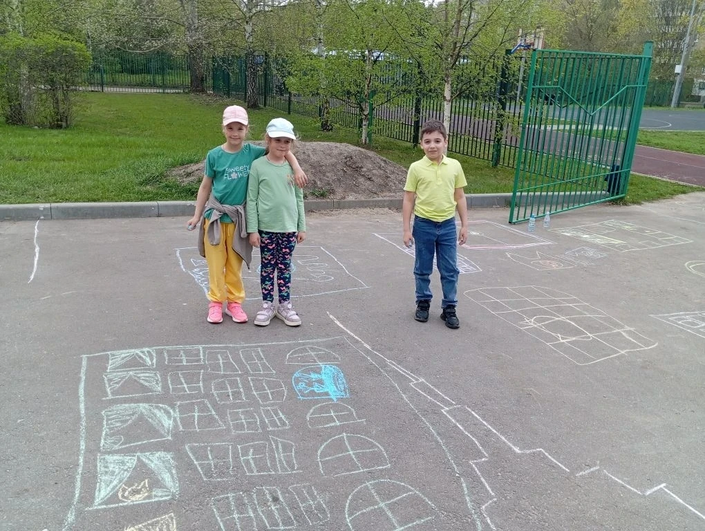 💫 С 4 по 12 мая в 1 «Б» классе прошла «Цветная неделя» — время, когда учёба превратилась в настоящий