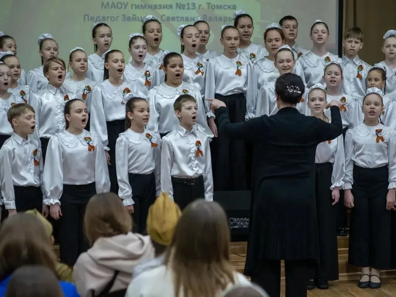 💫 В ДДиЮ «Факел» состоялся Открытый фестиваль-конкурс вокального мастерства детей и молодёжи «Песня 