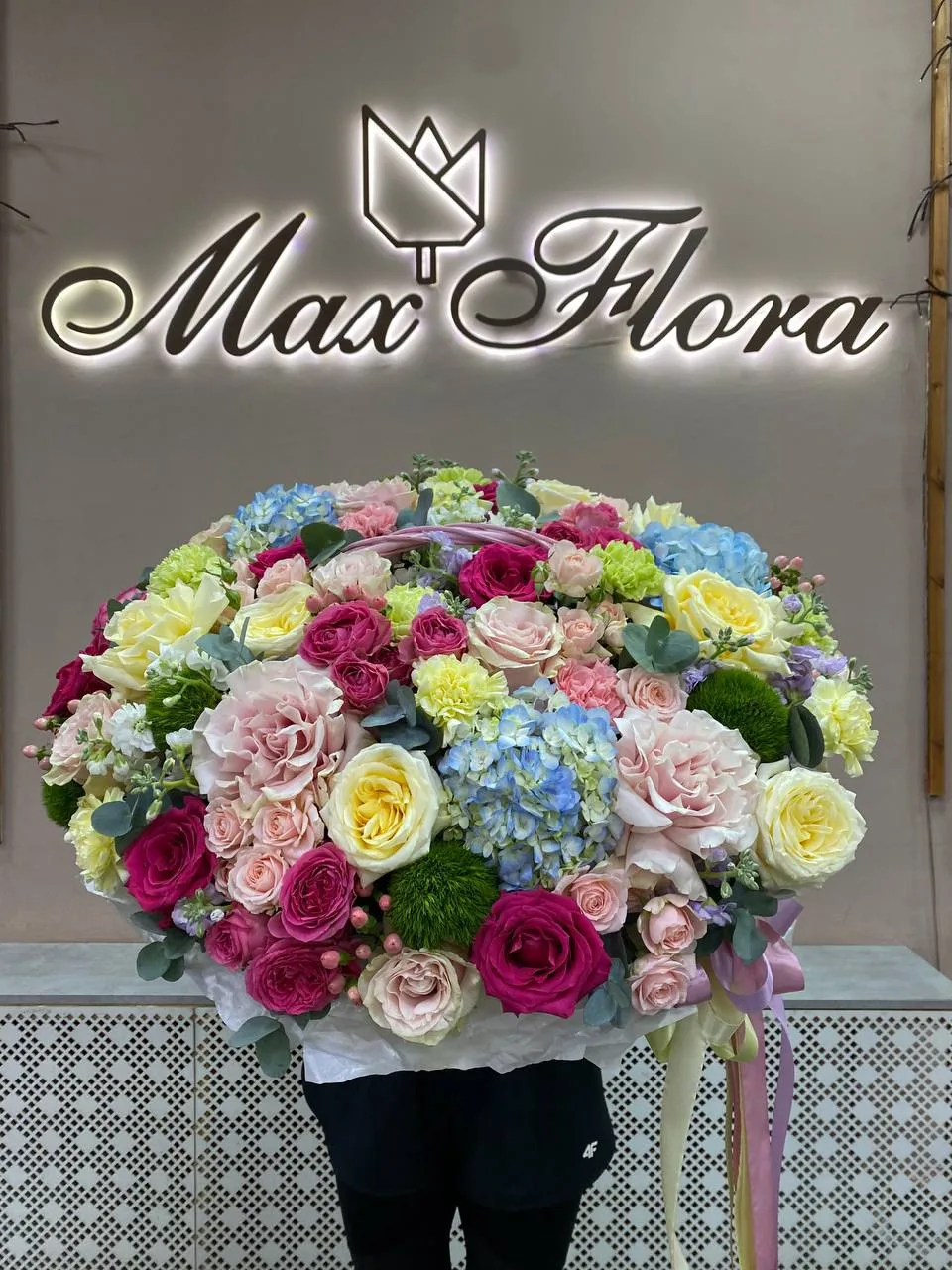 Бесплатная доставка цветов https://maxflorabuket.ru/collection/bukety