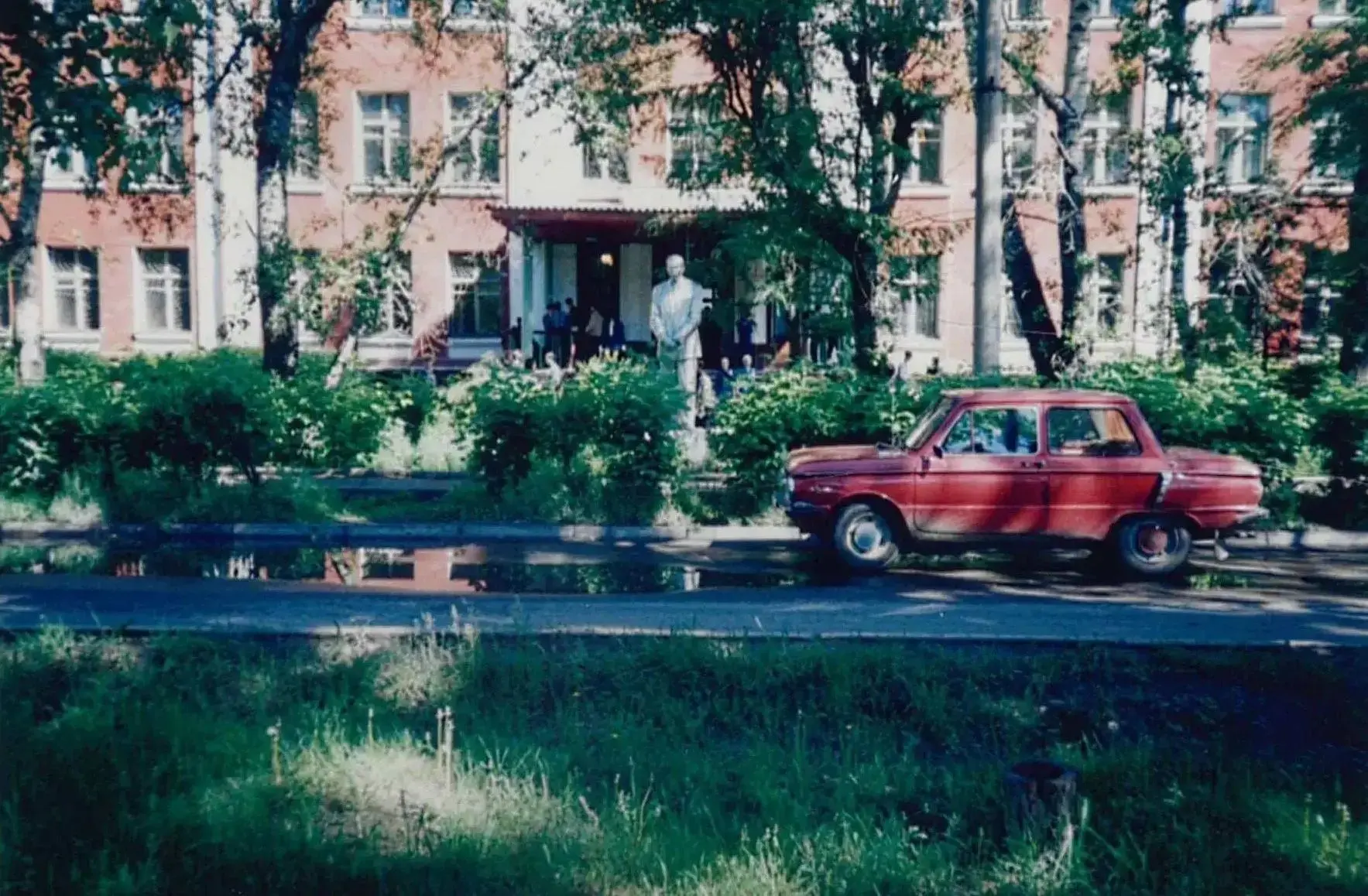 ⚡️Новый сквер и памятник Учителю могут появиться в Абакане. С такой идеей к педагогичес...