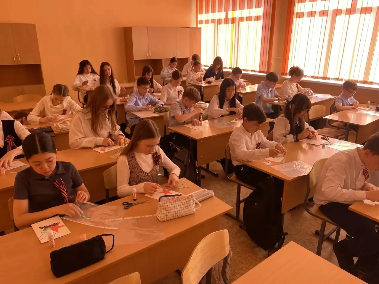 Искусство помнить: мастер-класс о главном празднике страны   🇷🇺 🎨 В преддверии 9 Мая для учащихся 5Д