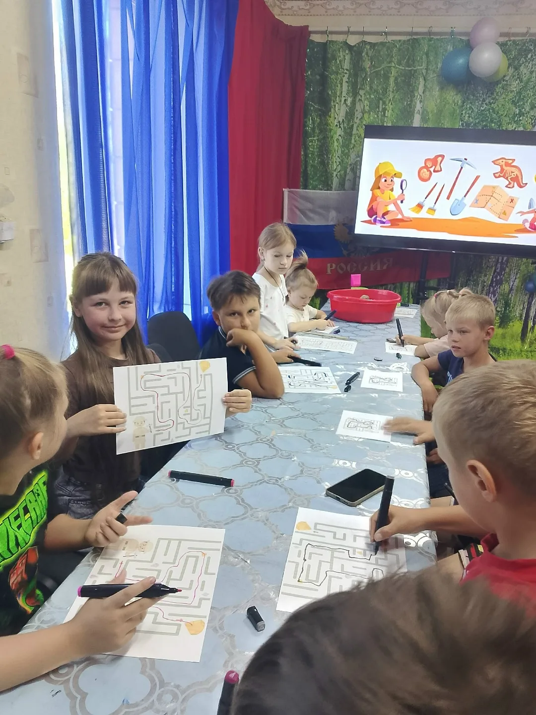 Археология — это наука, которая изучает прошлое человечества по материальным остаткам д...
