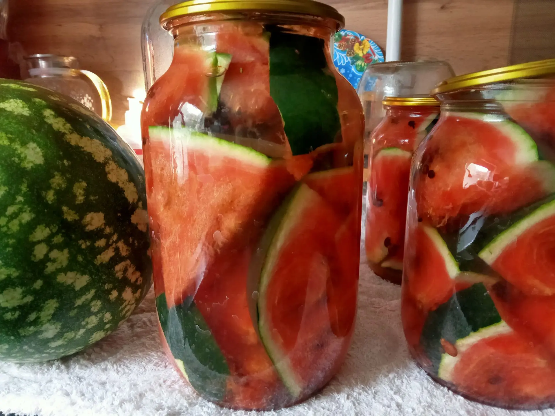 Пятница у всех разная, а я — арбузы мариную! 🍉