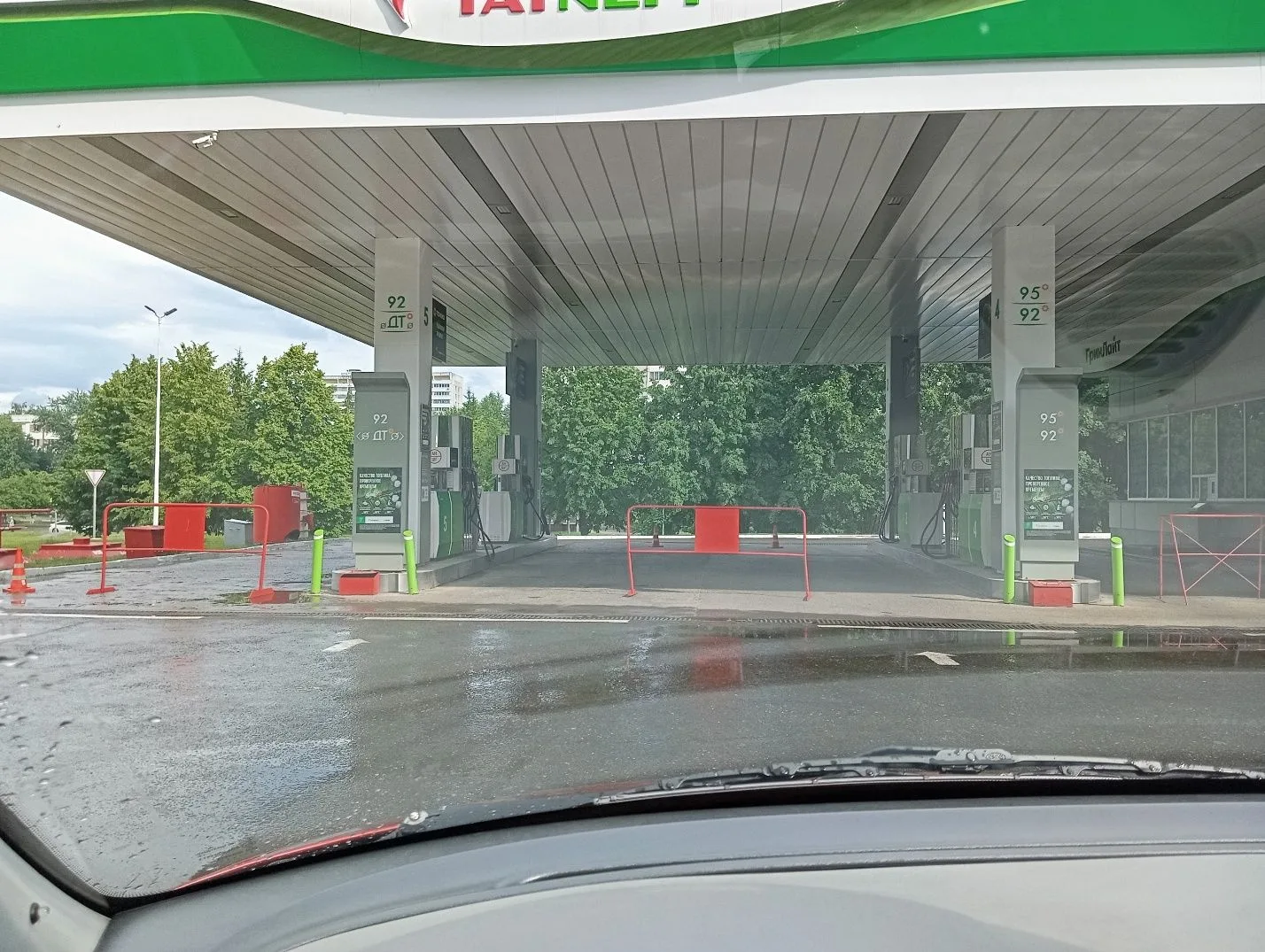 Ограничения на АЗС "Татнефть" - официальный комментарий: https://avtospravochnaya.com/21900