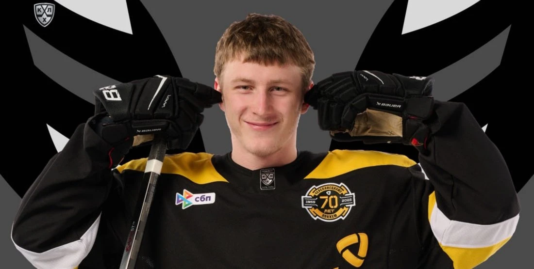 Хоккейная «Северсталь» подписала 20-летнего нападающего Олега Садовина 🏒