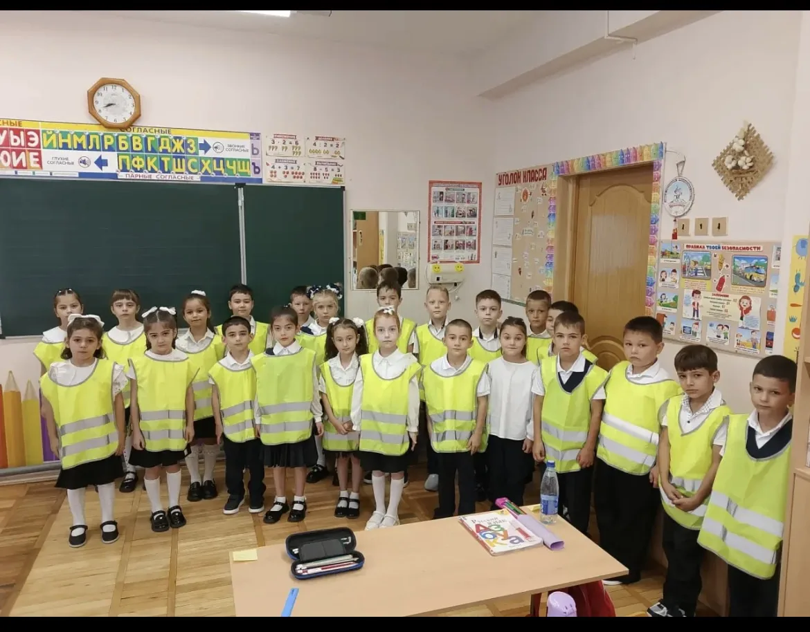 ‼️Первоклассники школы пополнили ряды Юных инспекторов движения.