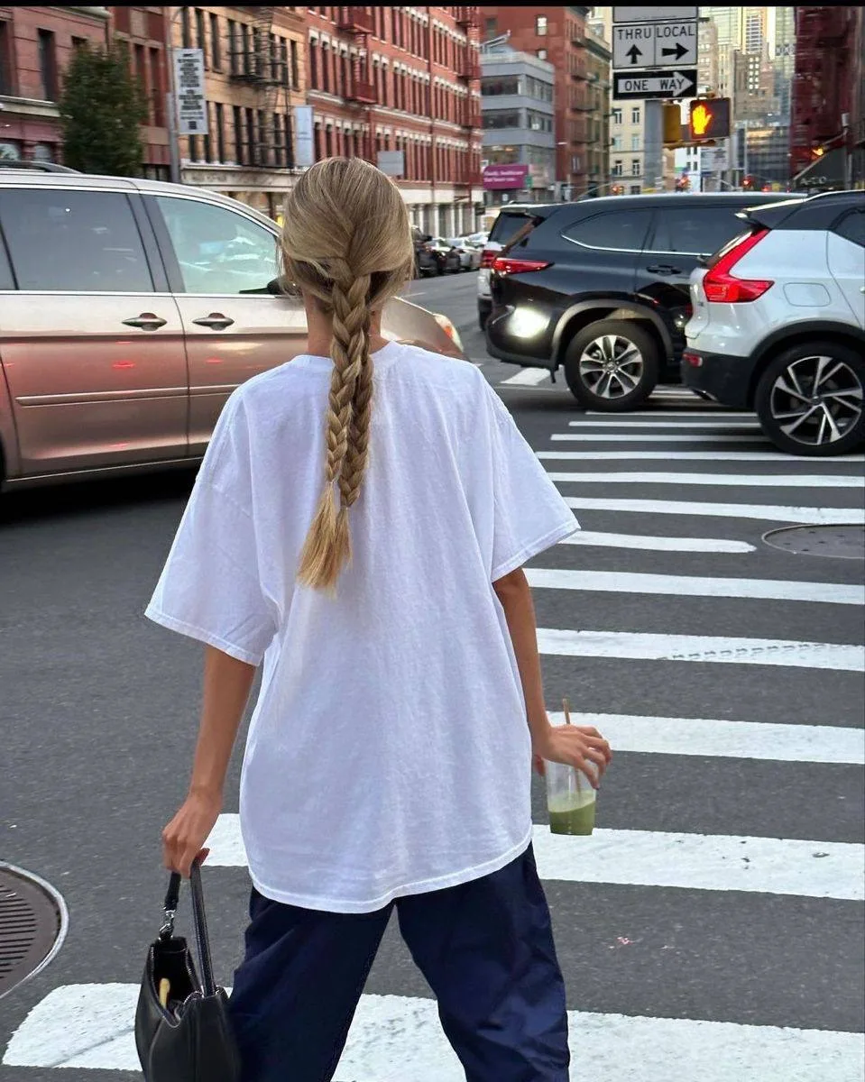 Две косички девочки: 👧🏻