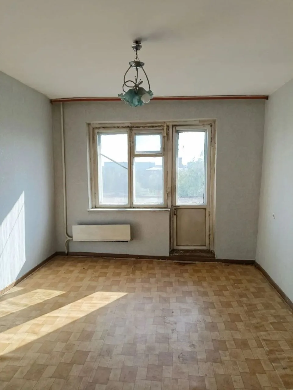 Сдам 1 ком, ул. Советская 197/2, пустая, оплата 17000+счетчики. Комиссия агенту 50%. Те...