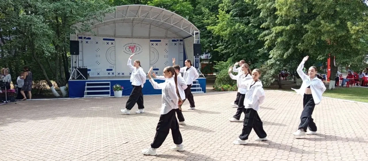 «Донецк молодой» 🎉

26 июня 2026 года учащиеся МБОУ СОШ №2 г.Донецка вместе с педагогами Тарчуткино
