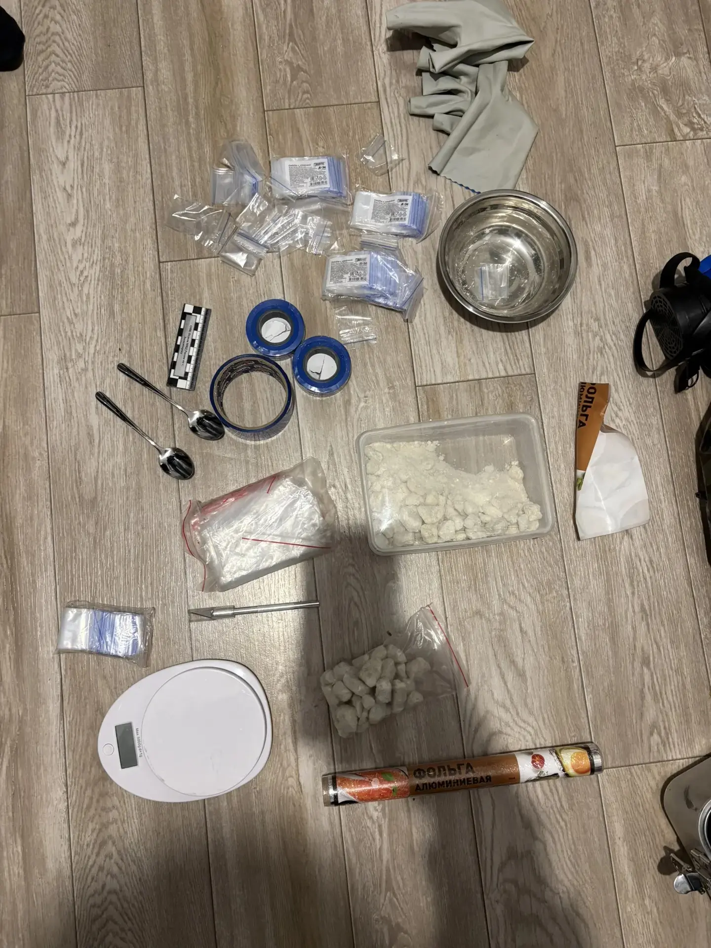 Лесосибирские полицейские изъяли из незаконного оборота порядка 900 граммов «синтетики» 🌱

Сотрудни