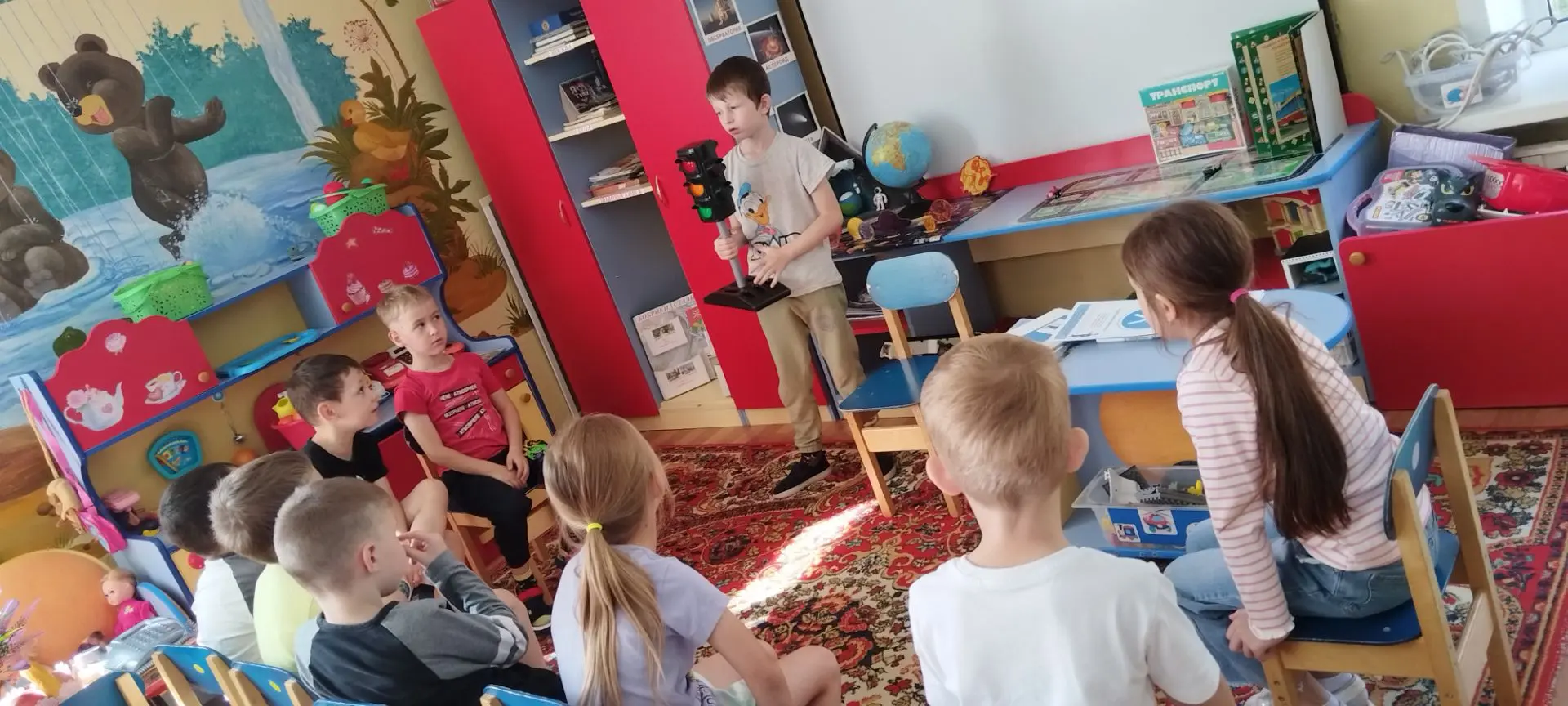 В разновозрастной группе была проведена беседа на тему "Безопасность на дороге" 🚦 🚥 🚦