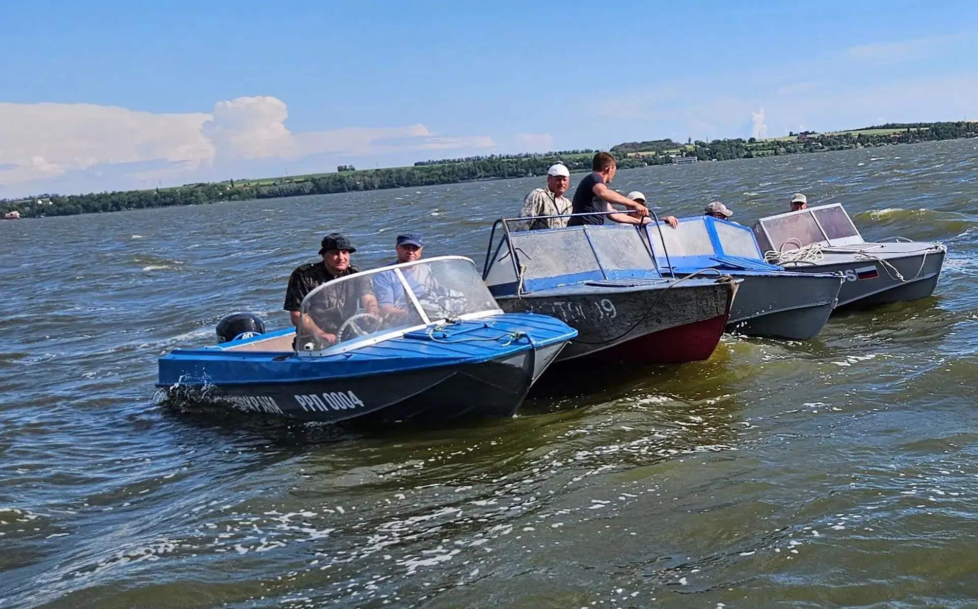 Заморный период начался в Азовском море и Таганрогском заливе.

Из-за высокой температуры вода прогр