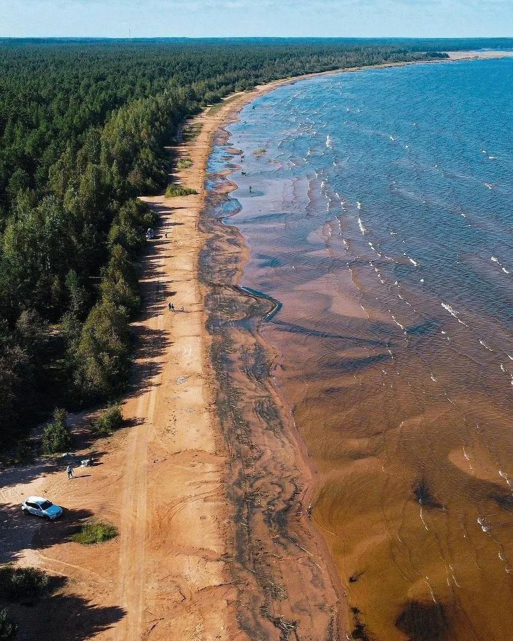🤩 Тайпаловский залив — прекрасное место с кристально чистой водой.

Летом здесь так же тепло, как н