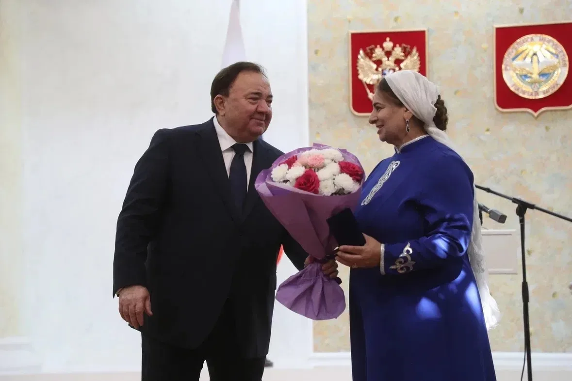 🎉 Поздравляем с присвоением почетного звания! 🎉

Коллектив Городского Дома культуры города Малгобе