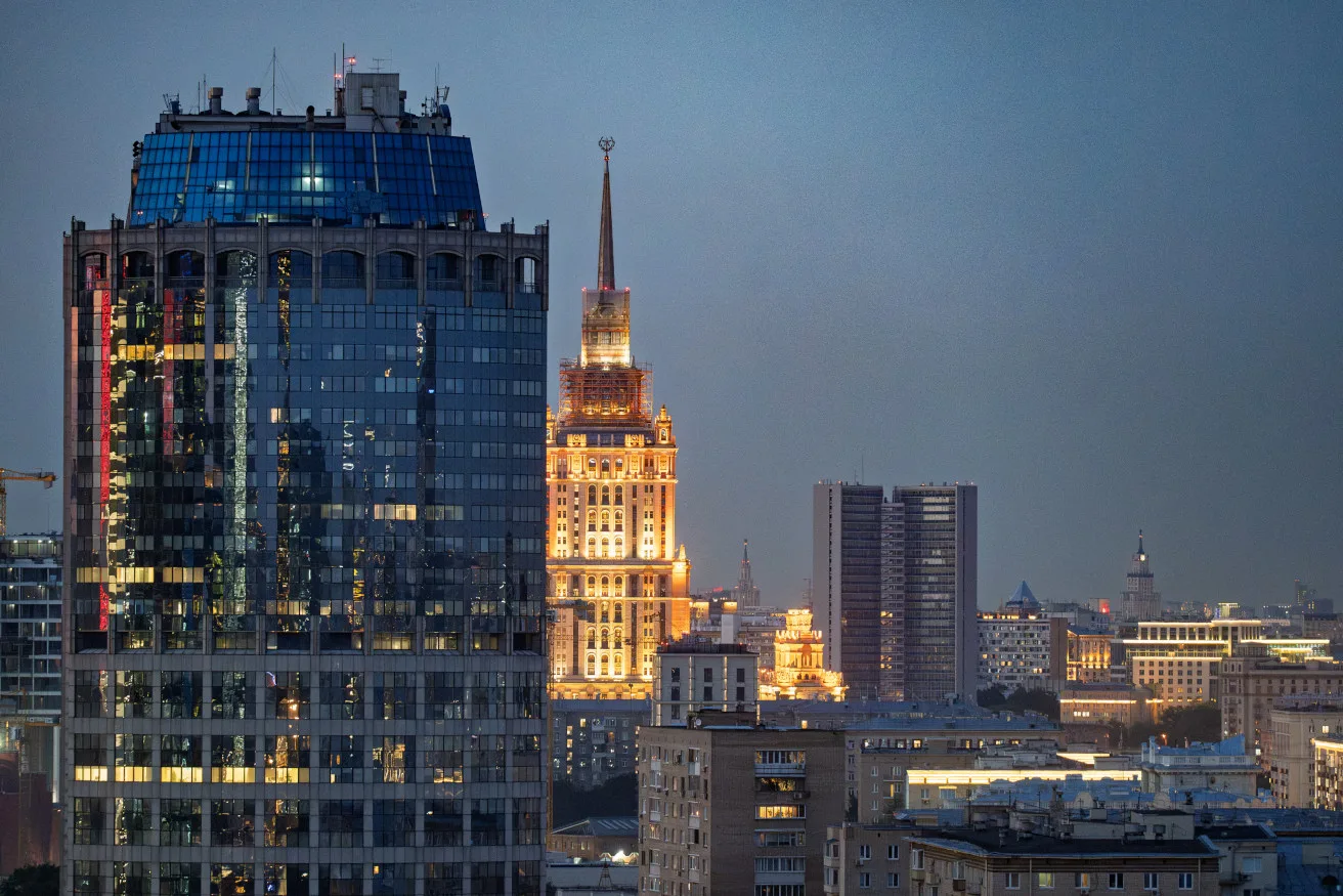 Москва никогда не спит. 
И наш фотограф тоже 😅

И все ради того, чтобы вы полюбовались новым проект