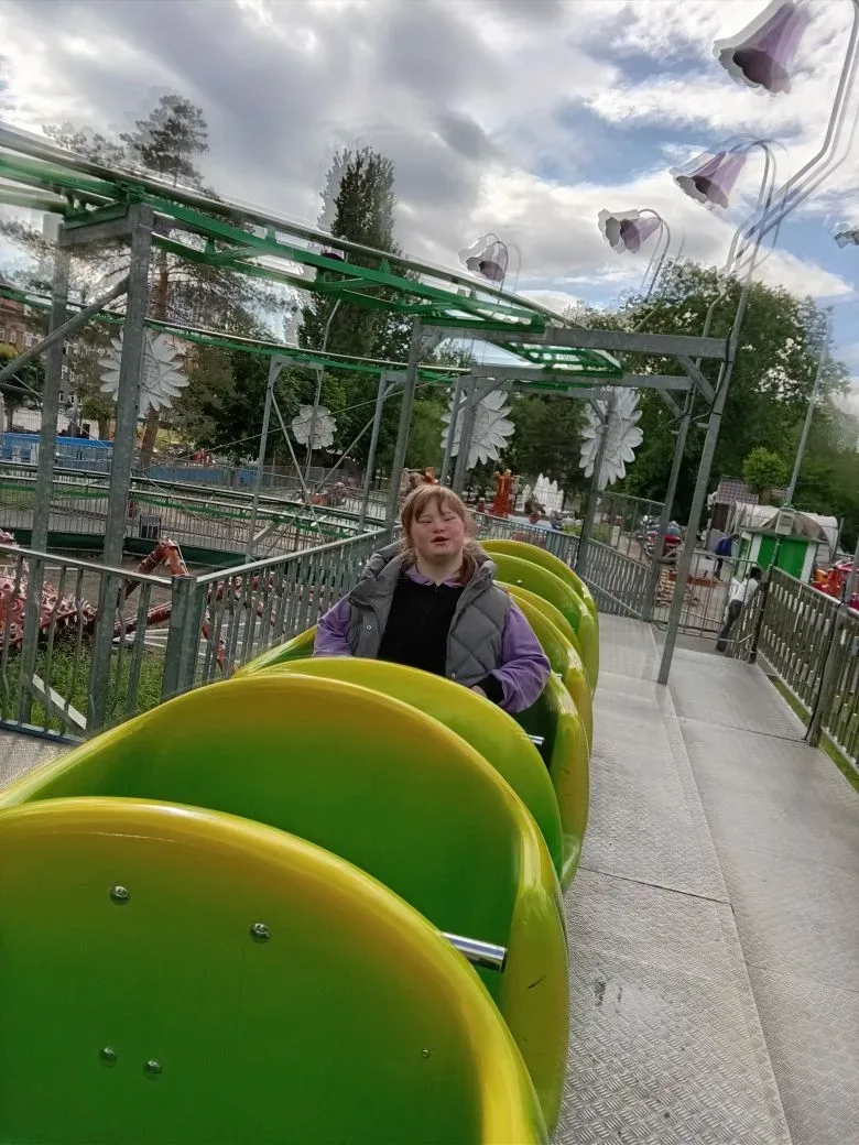 📸В кадре - летние каникулы!
⁣
Наша ученица Александра покорила сегодня парк аттракционов "Лукоморье