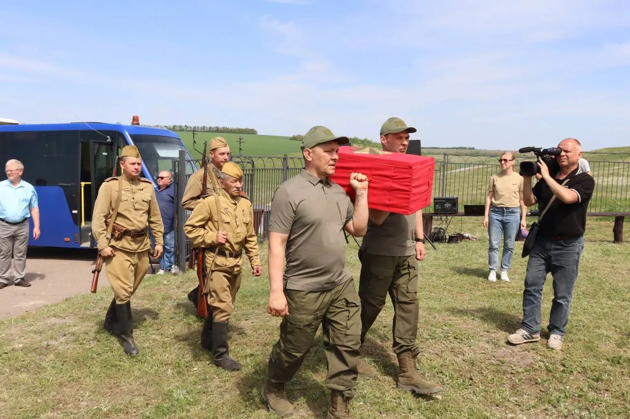 🪖Бойцы отряда «За Родину!» в составе регионального объединения «Поиск» приняли участие в захоронении