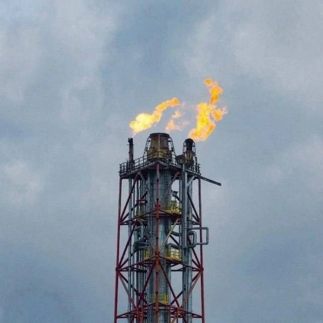 На «ЗапСибНефтехиме» проводится контролируемое, предусмотренное регламентом переключени...