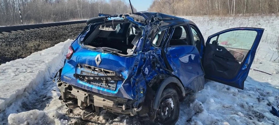 🚨 Водитель выехал на запрещающий сигнал и врезался в тепловоз  В Ухоловском округе на железнодорожно