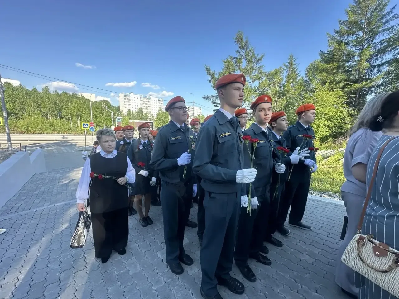 Учащиеся классов МВД и МЧС приняли участие в памятном митинге, посвященном Дню памяти и скорби - нач