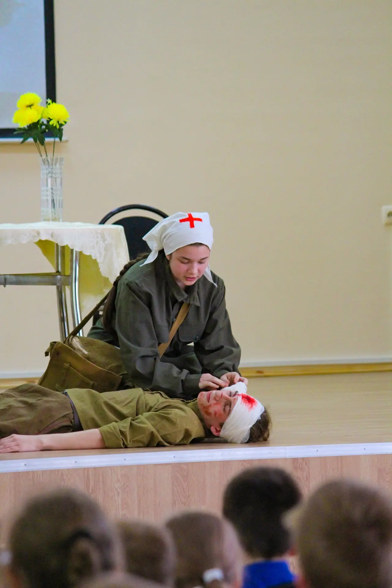 «ФРОНТОВОЕ ЗЕРКАЛЬЦЕ»🎭  В нашей школе состоялся спектакль «Фронтовое зеркальце», посвящённый Дню Поб