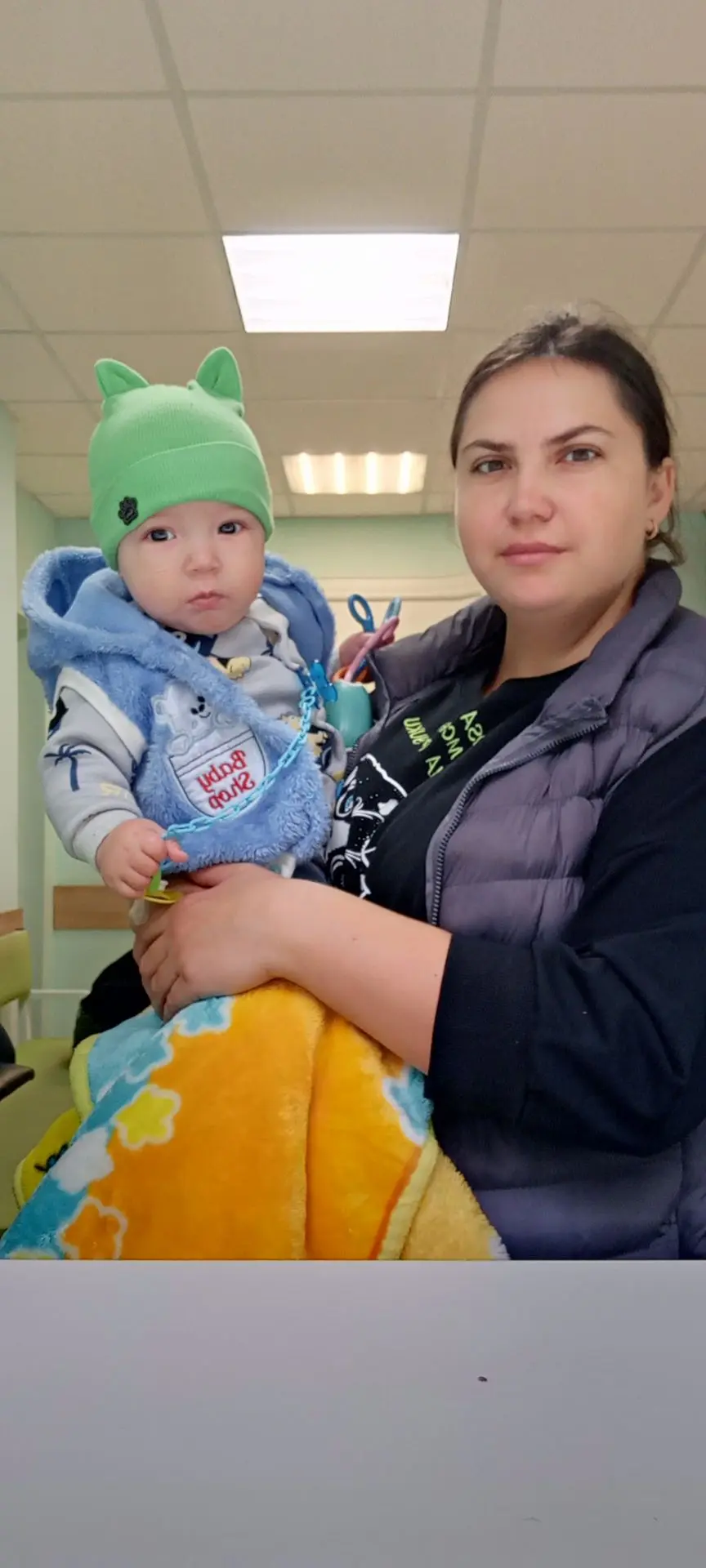 Старшие сегодня отправились в садик и школу)